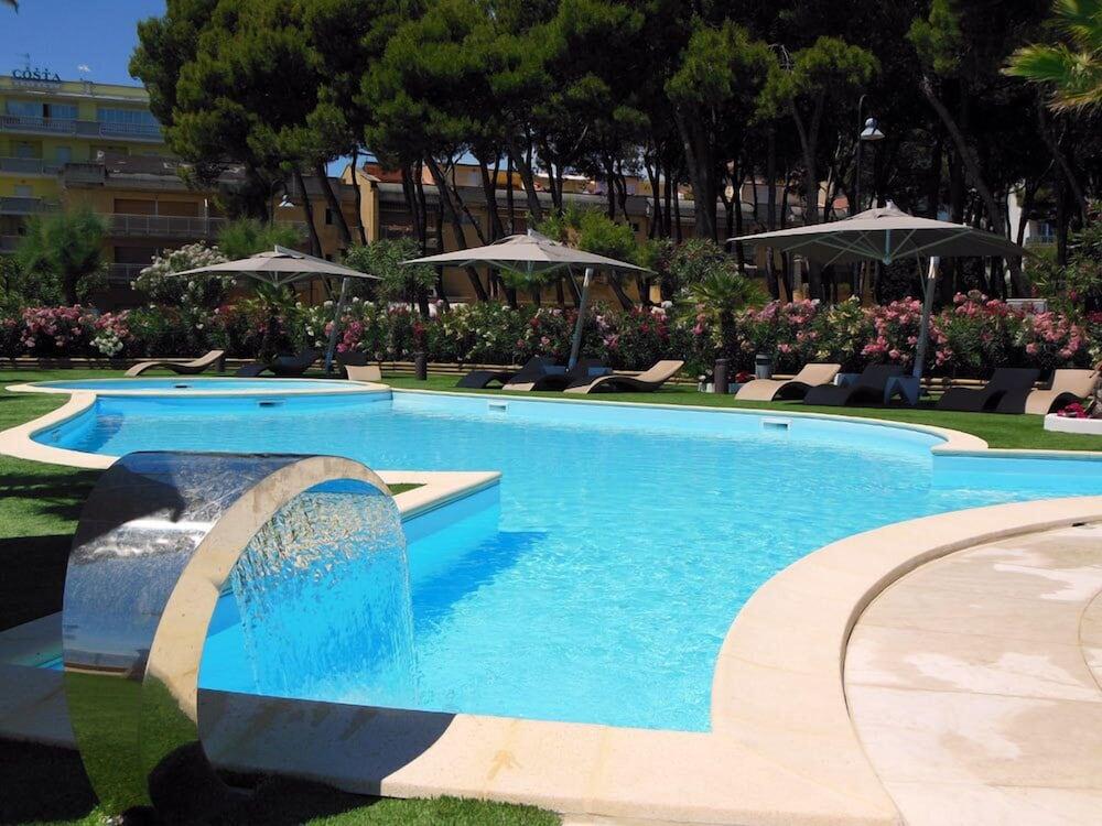 Hotel Astor Alba Adriatica Exterior photo