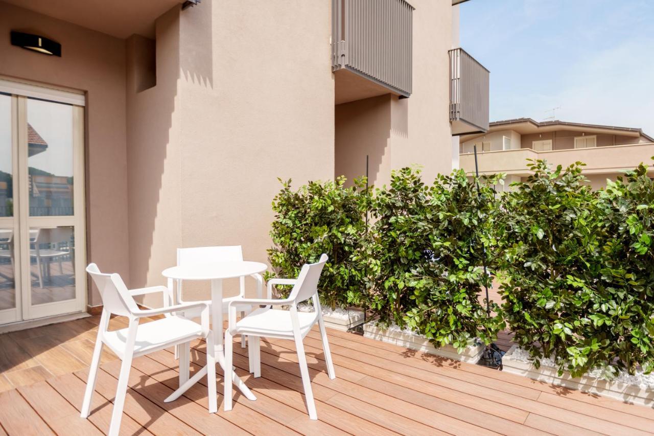 Hotel Astor Alba Adriatica Exterior photo