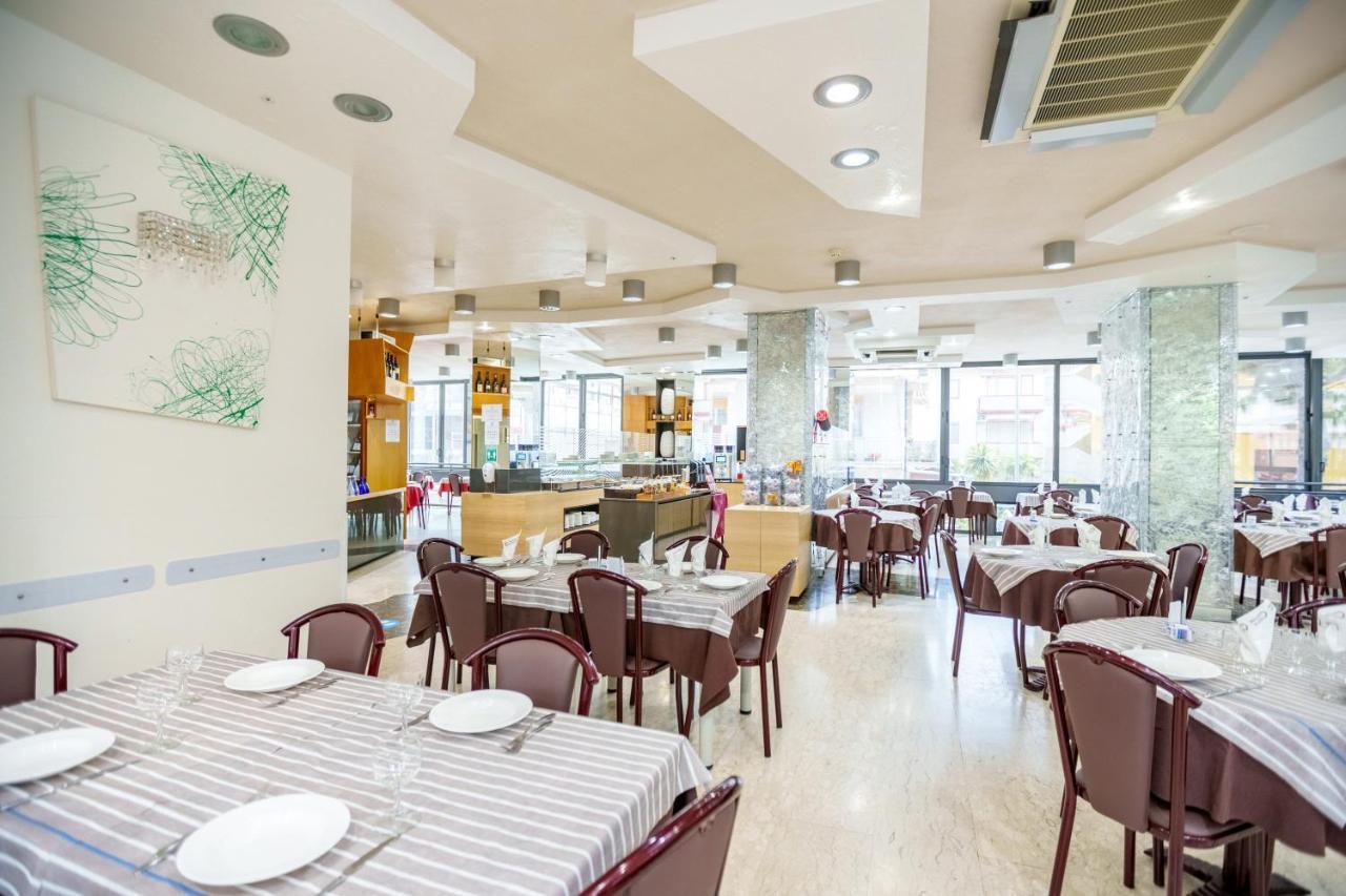Hotel Astor Alba Adriatica Exterior photo