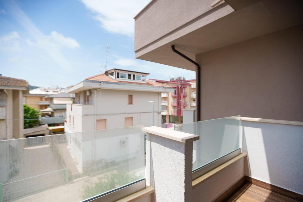Hotel Astor Alba Adriatica Exterior photo