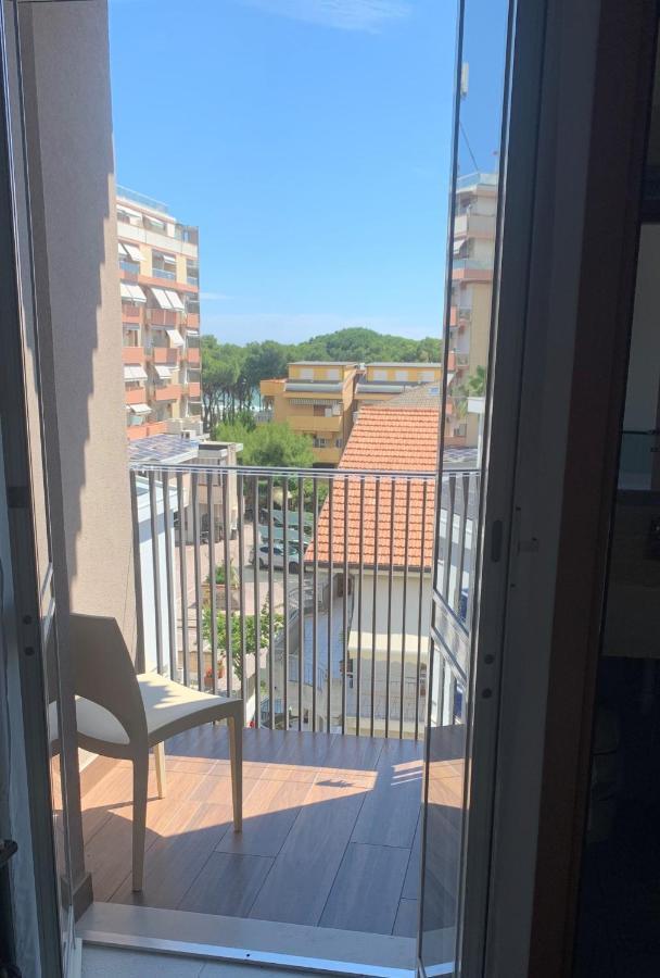 Hotel Astor Alba Adriatica Exterior photo