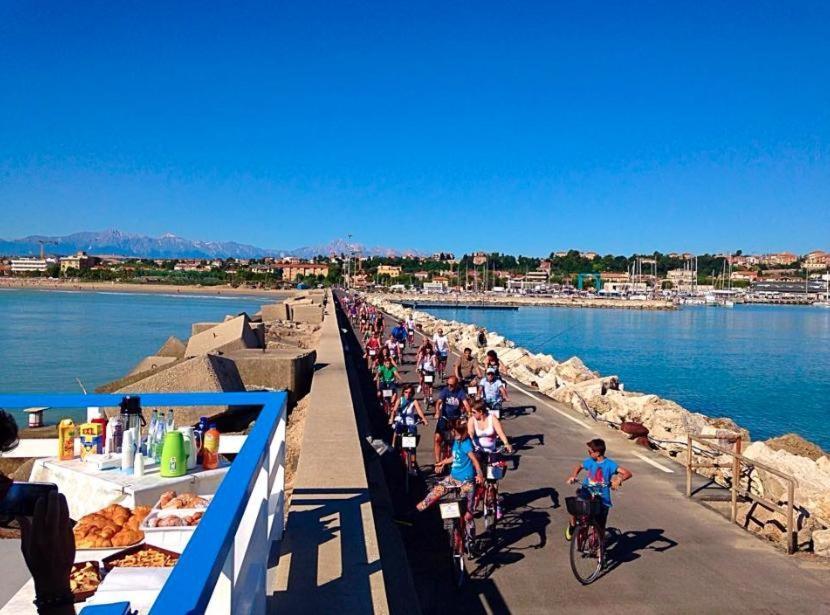 Hotel Astor Alba Adriatica Exterior photo